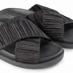 Shoe The Bear Ivy Black Cross T Mule